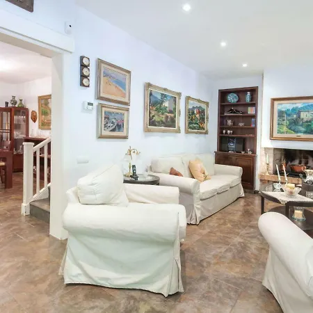 Holiday home Holiday Willow Sant Andreu de Llavaneres